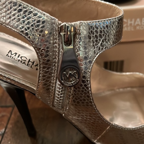 Michael Kors Silver High Heel’s. Women’s Size 8M. 4 1/2 Inch Heel. - Picture 2 of 8